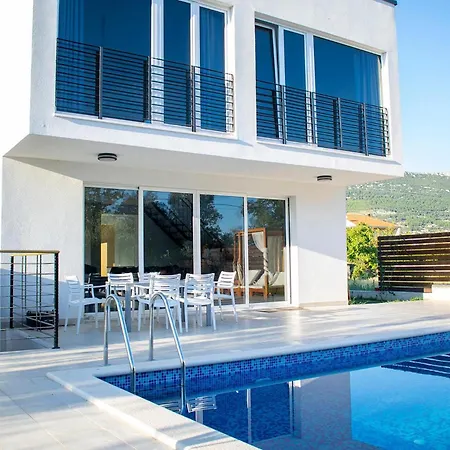 Cornello Kastel Novi